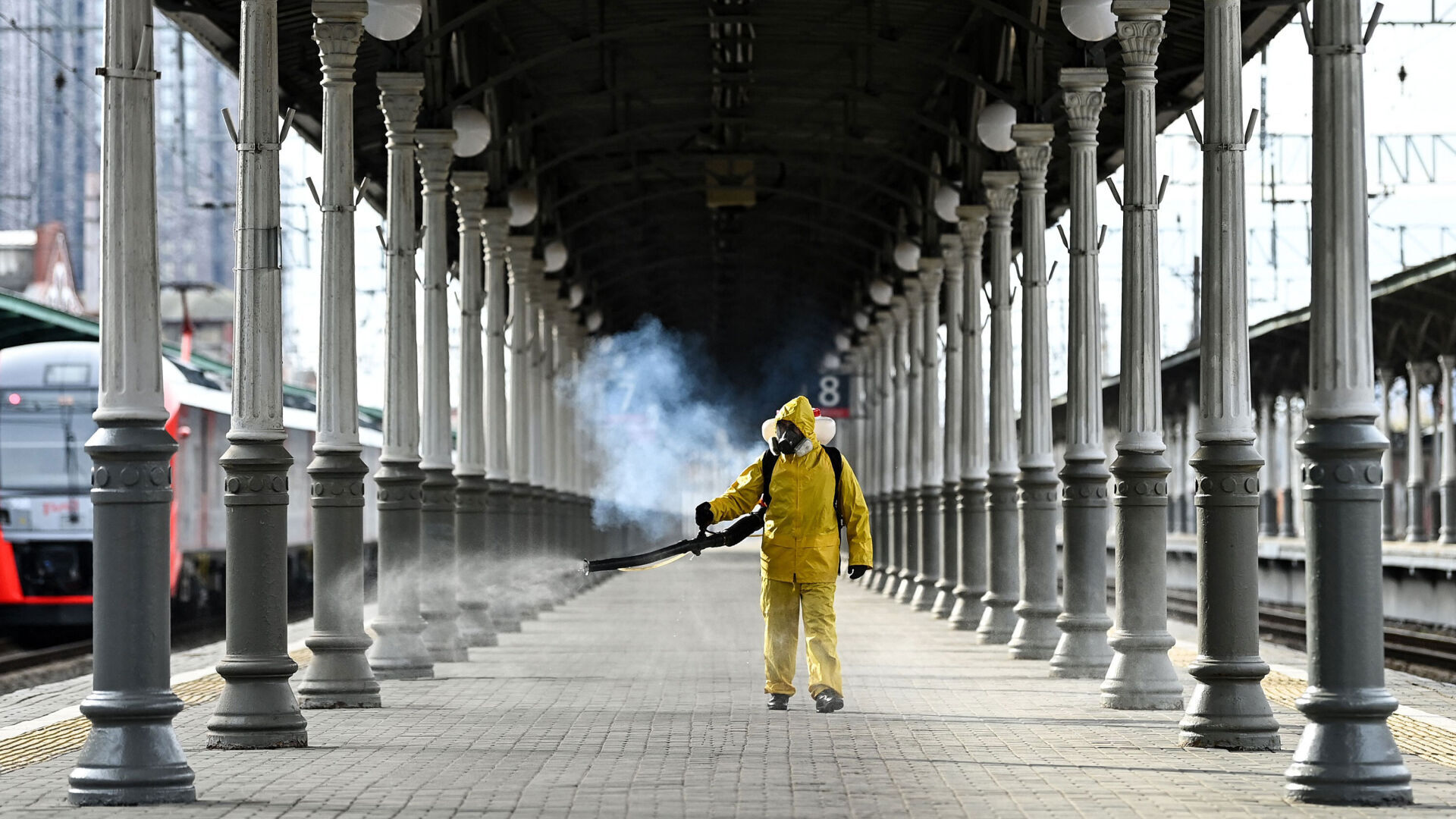 Moscow is going back into lockdown as Covid-19 deaths multiply in Russia